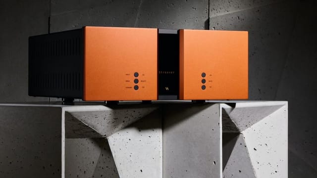 RI-101 Mk.II integrated amplifier in orange
