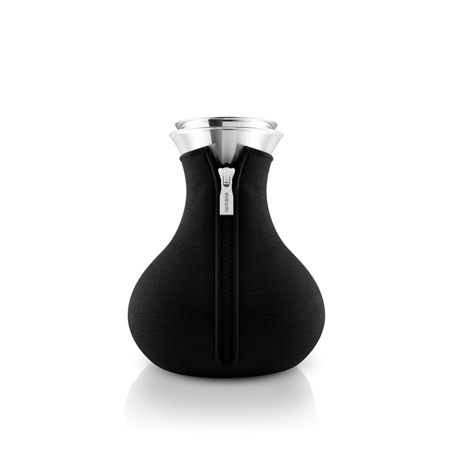 The 1-litre tea maker in its black cover