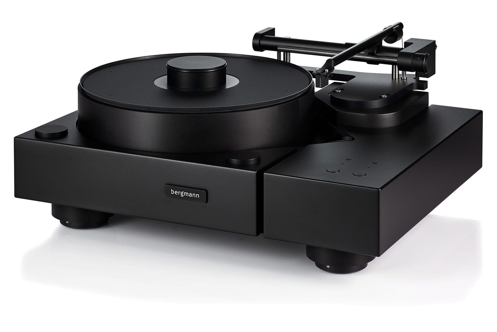 The Galder turntable in black with an Odin tonearm
