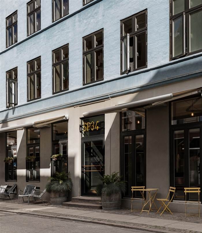 The façade on Sankt Peders Stræde