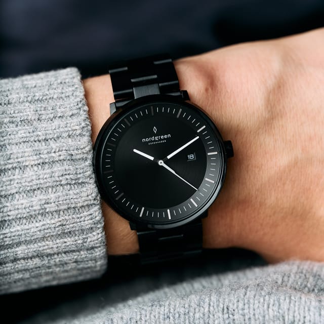 Philosopher 40 mm in black with link bracelet