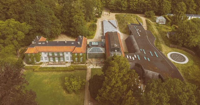 The house, the conservatory and the Hadid and Snøhetta extensions from above