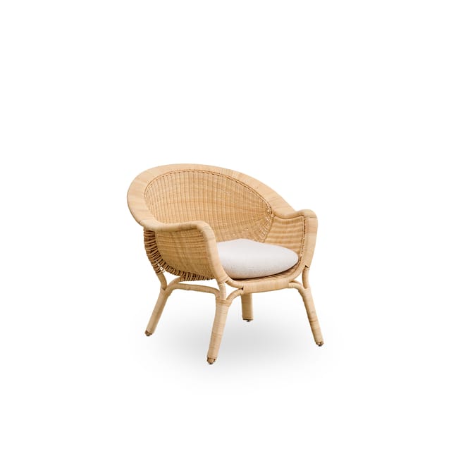 Madame lounge chair in rattan