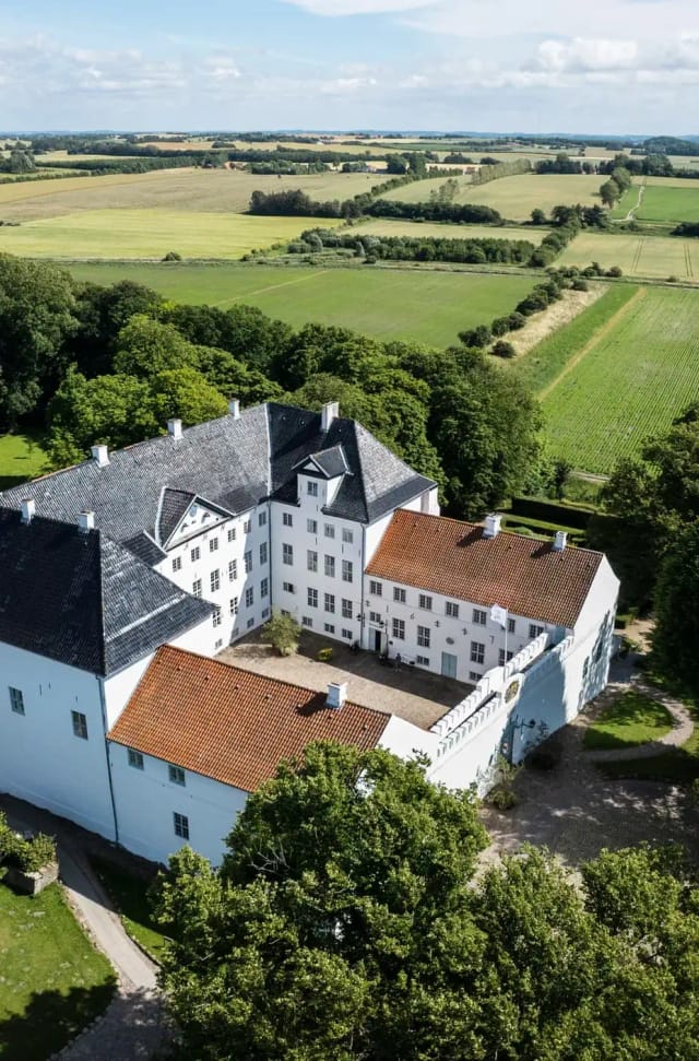 The courtyard and the fields of Odsherred