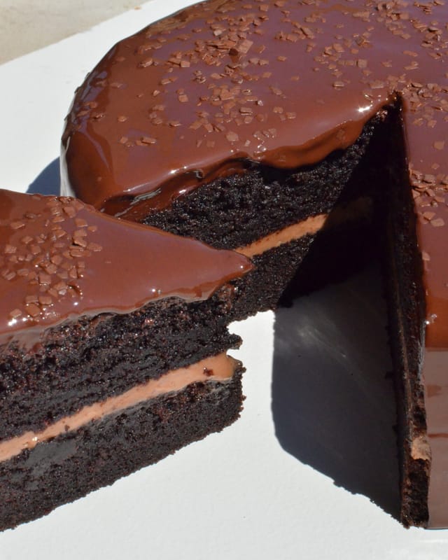 The chocolate cake, cut