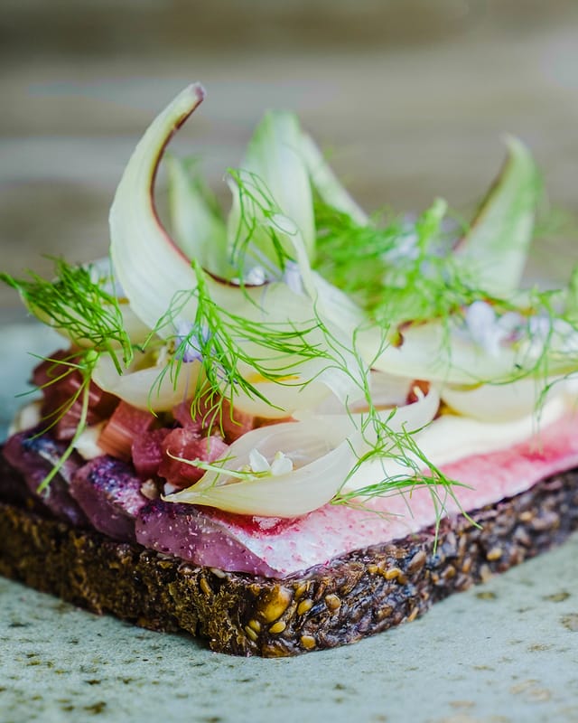 Herring with rhubarb and fennel on rye
