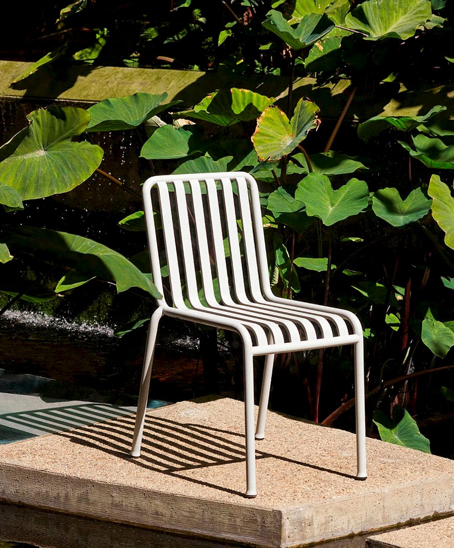 Palissade chair in cream white steel