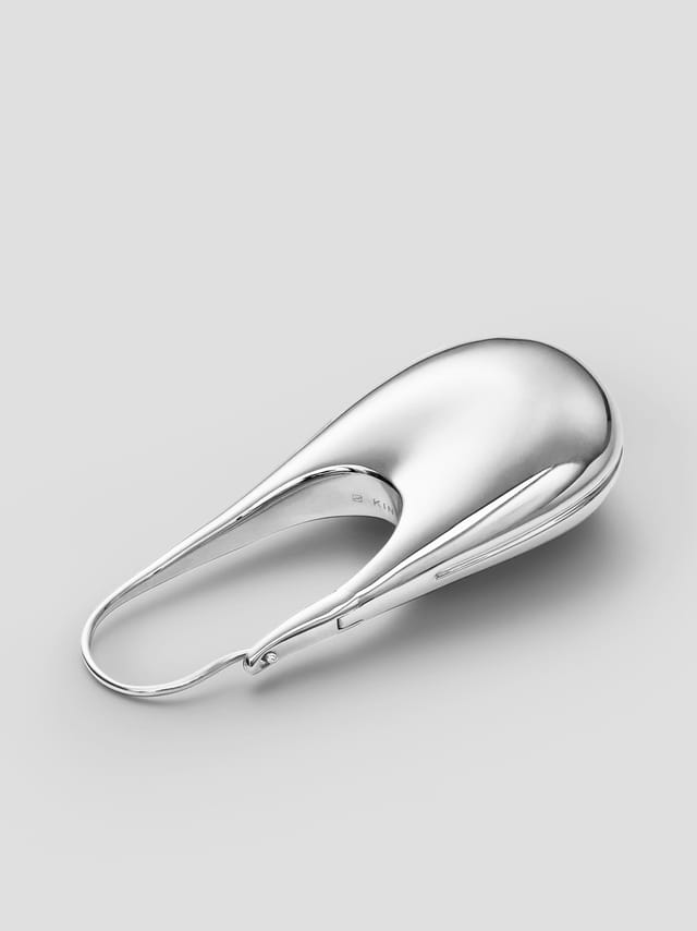 The large Doric earring in sterling silver