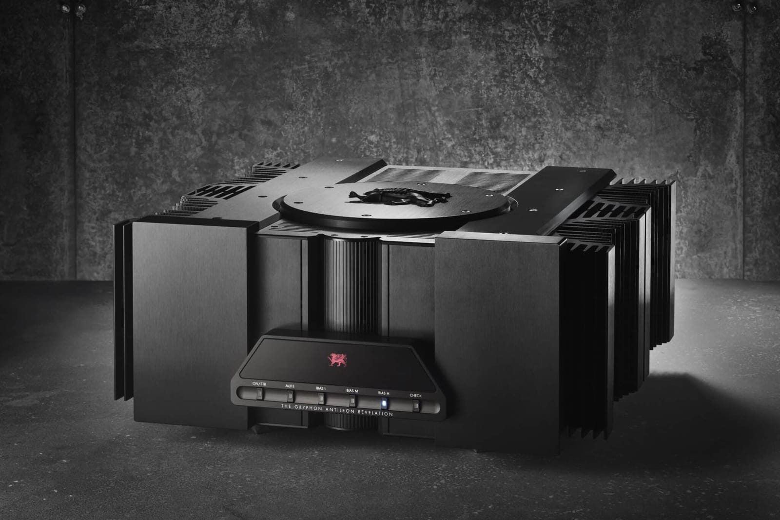 The Antileon Revelation power amplifier