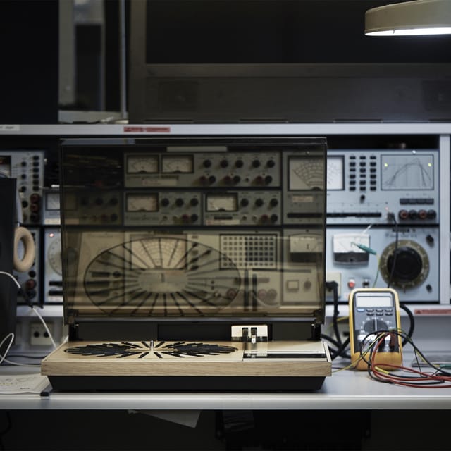 A Beogram on the test bench in the factory