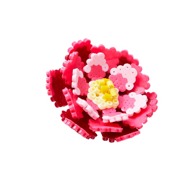 A flower brooch made from Mini beads