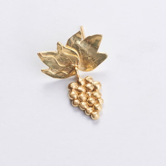 Dionysus earring, vine leaves and grapes