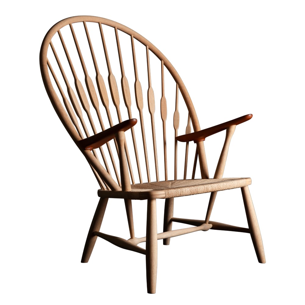 The pp550 Peacock Chair in oak with teak arms