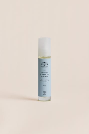 A Hint of Summer – The Classic in its pale blue 50 ml bottle