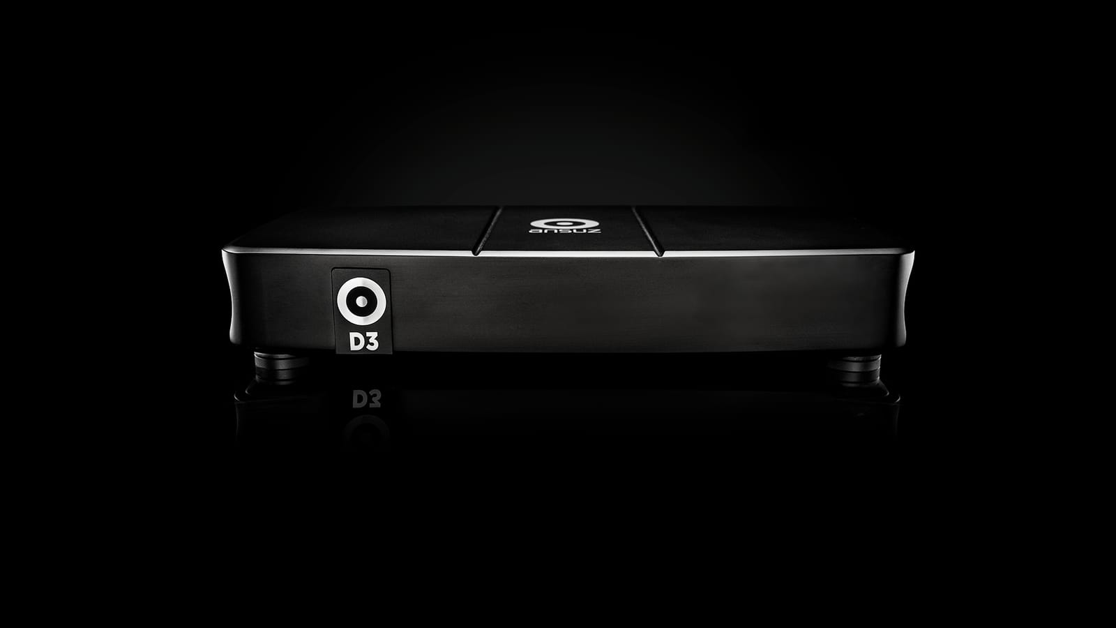 The Mainz8 D3 power distributor from the front