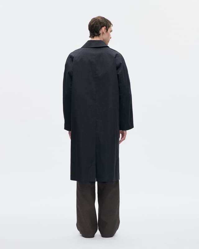 The back, with the raglan sleeves