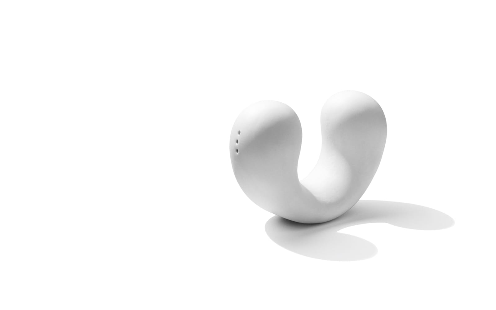Dolly in white porcelain, Normann Copenhagen's site (archived 2012)