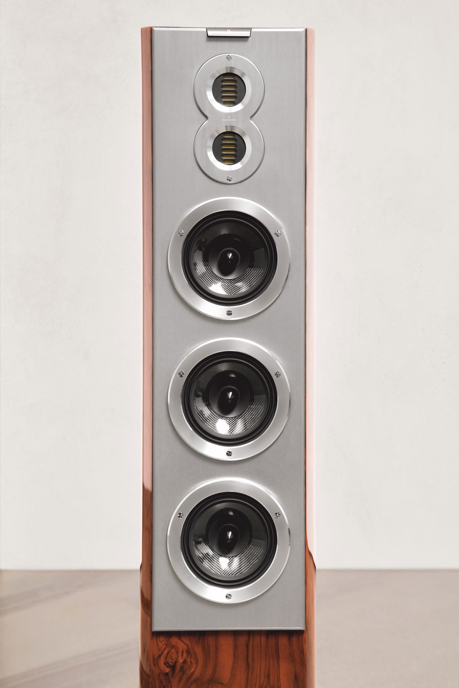 R 10 Arreté, front view in walnut