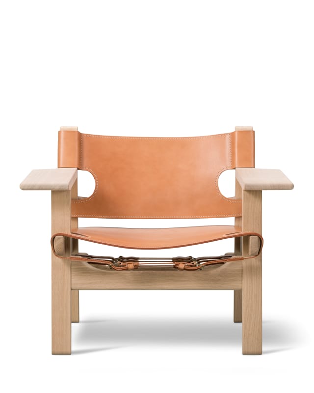 The Spanish Chair in oak and saddle leather