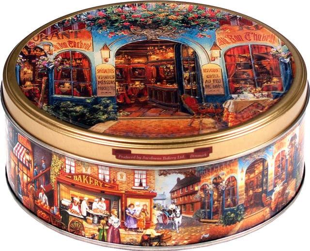 Scenes Of Europe tin with a European café