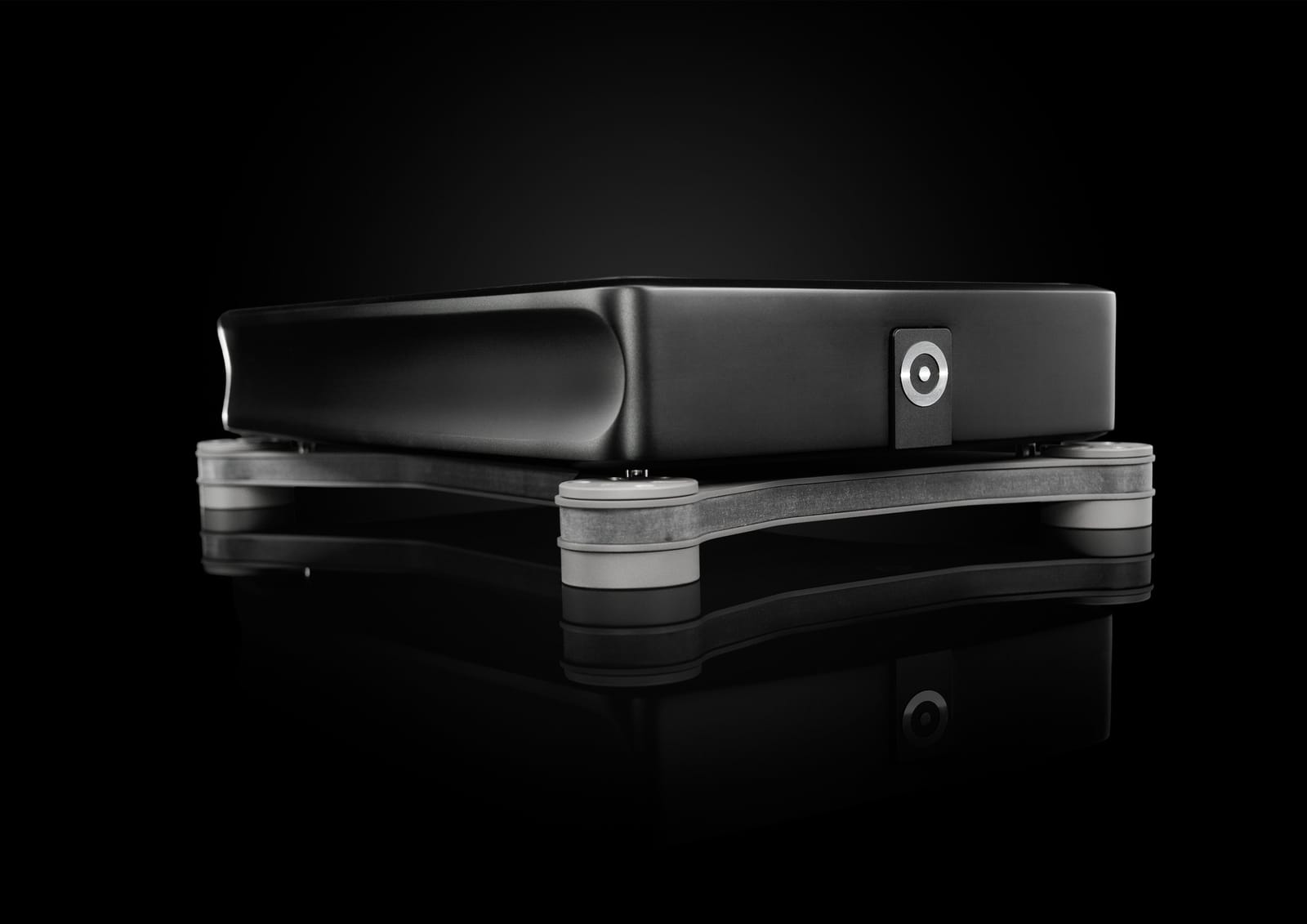 The PowerSwitch D-TC Gold Signature on its base plate