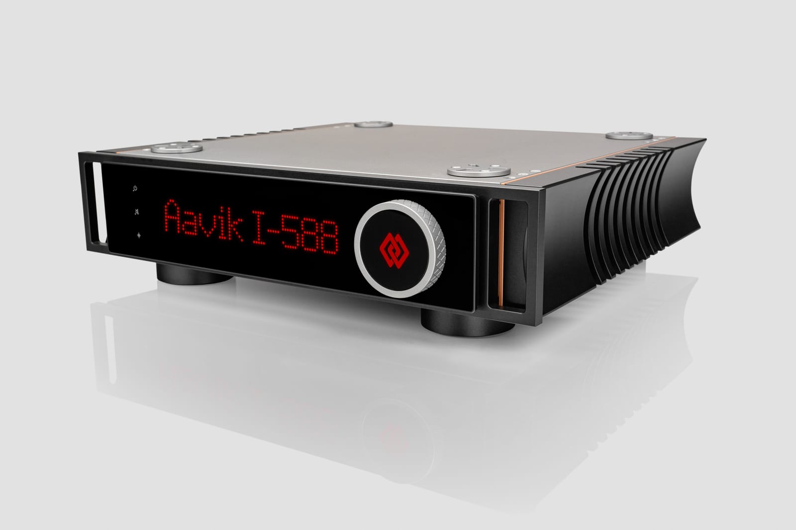 The I-588 integrated amplifier from the front