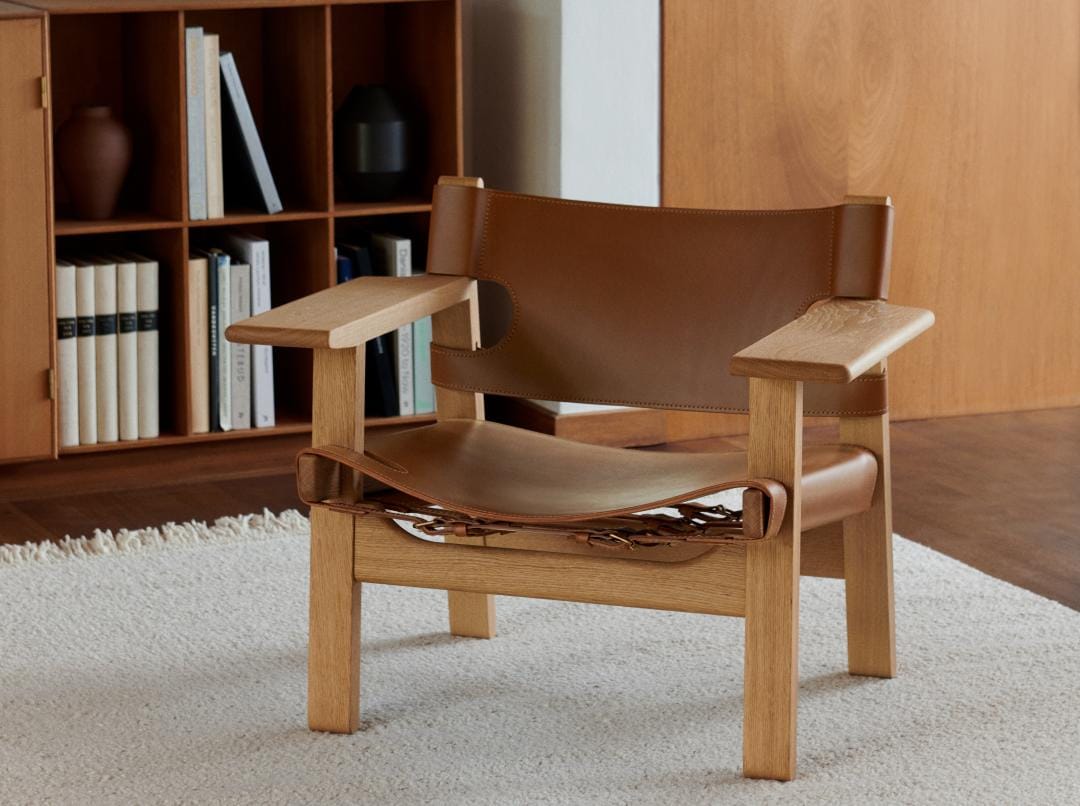 The Spanish Chair in oak and cognac leather