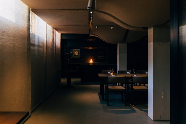 The private dining room and its fire